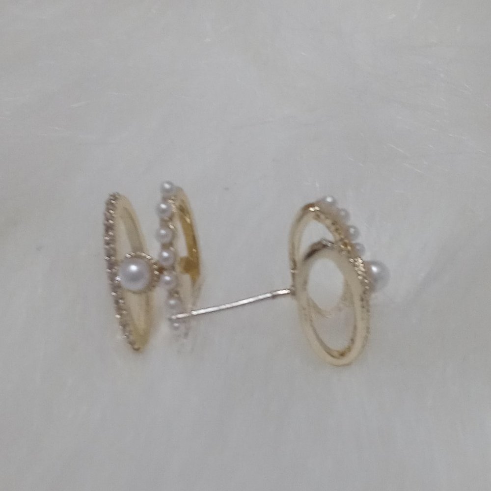 Gold Pearl & Diamond Stud Earring - Picture 3 of 6